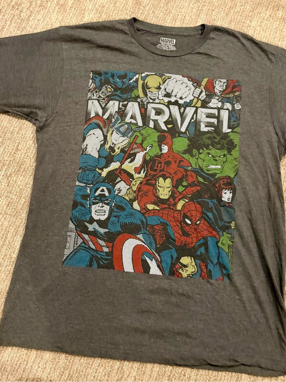 Official Marvel Avengers Graphic T-Shirt – Men’s XL – Classic Superhero Tee